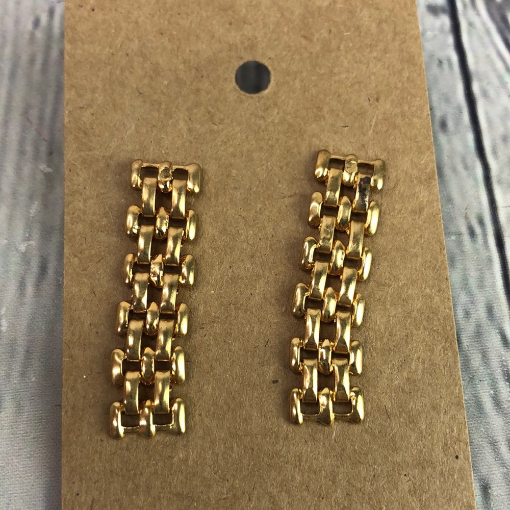 $8 Victorian gold tone chain track dangle shiny